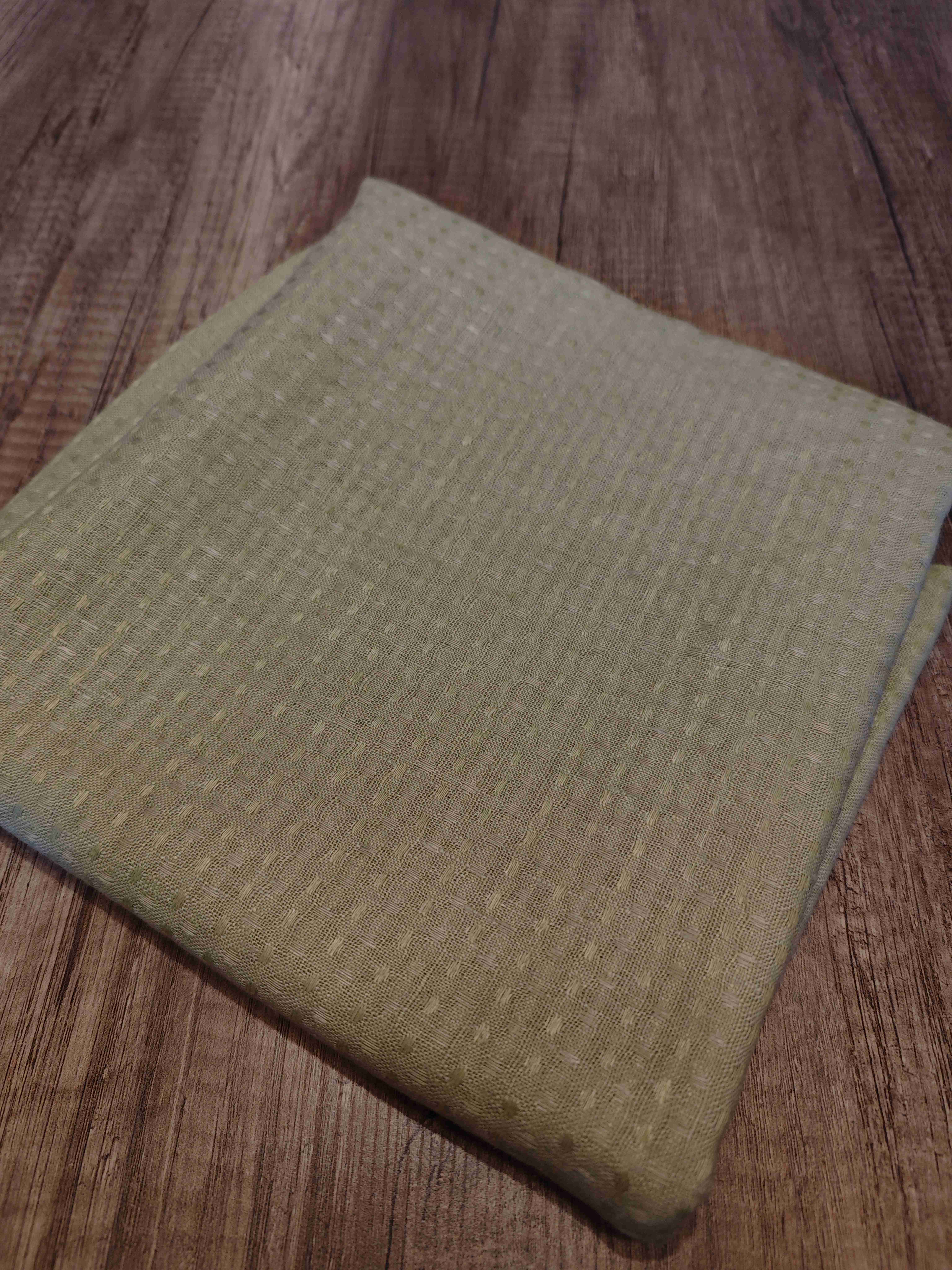 Lininė staltiesė 150x150 cm.