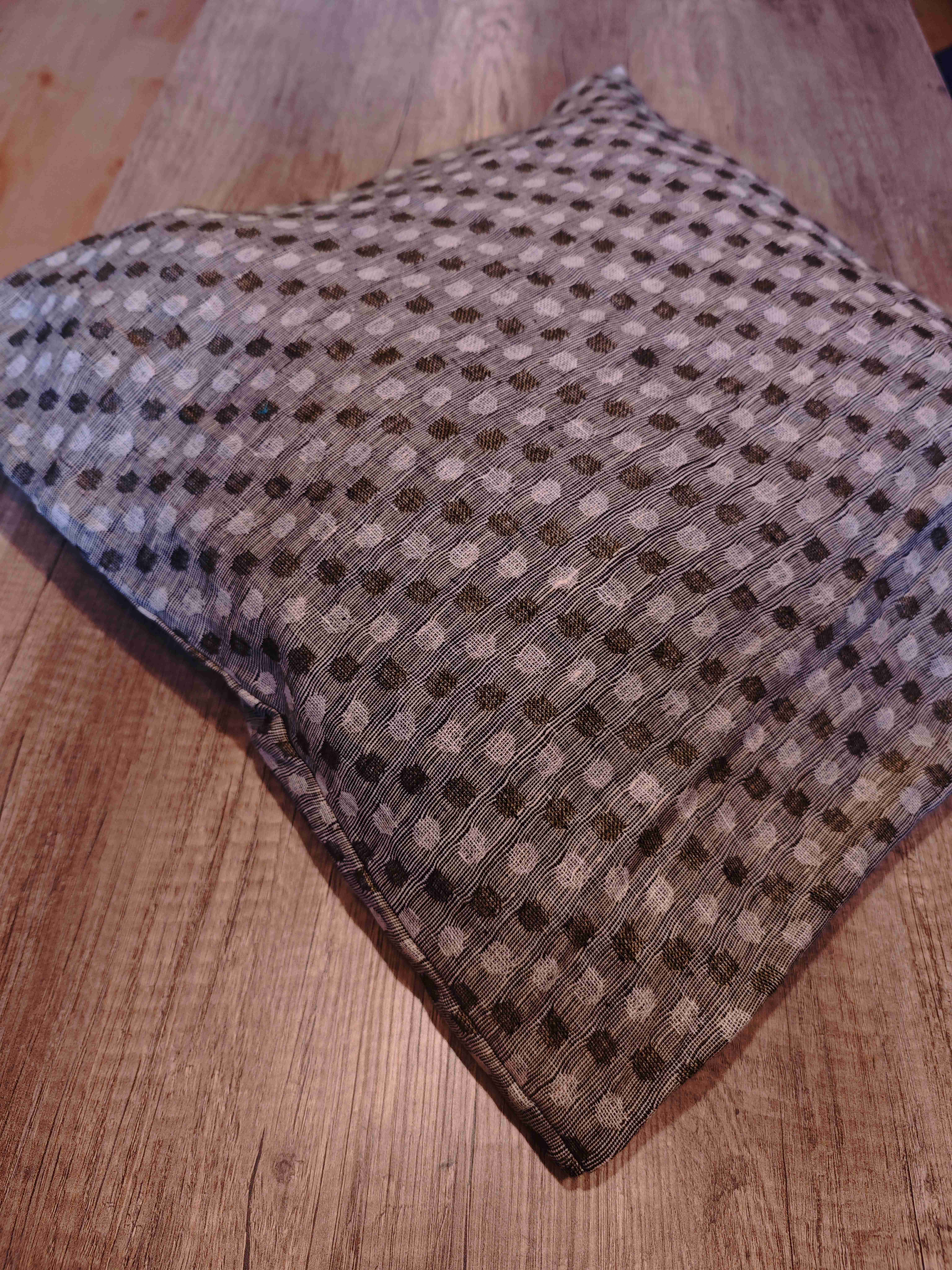 Lininis dekoratyvinės pagalvėlės užvalkaliukas 45x45 cm.