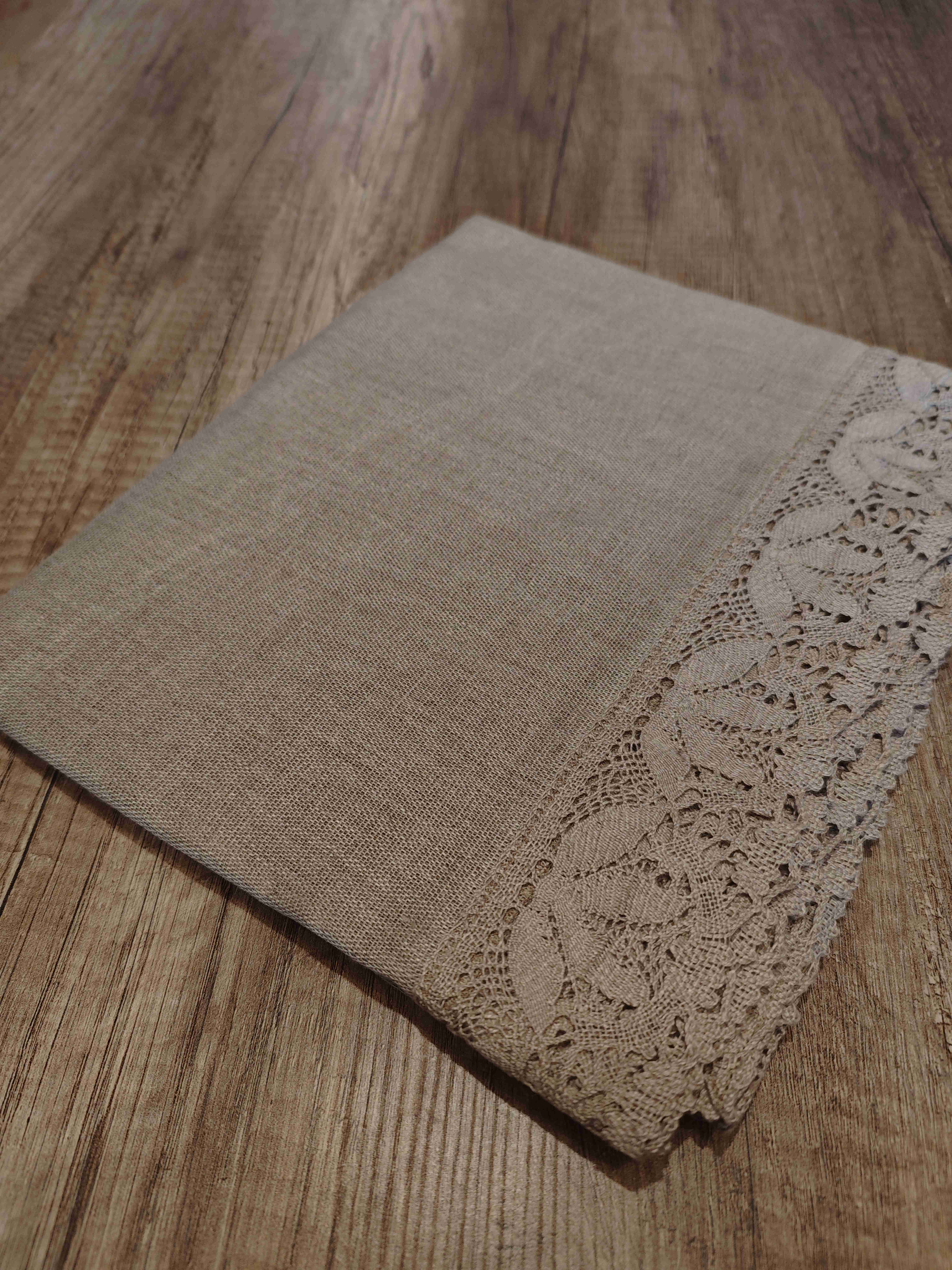 Lininė staltiesė su nėriniais 90x160 cm