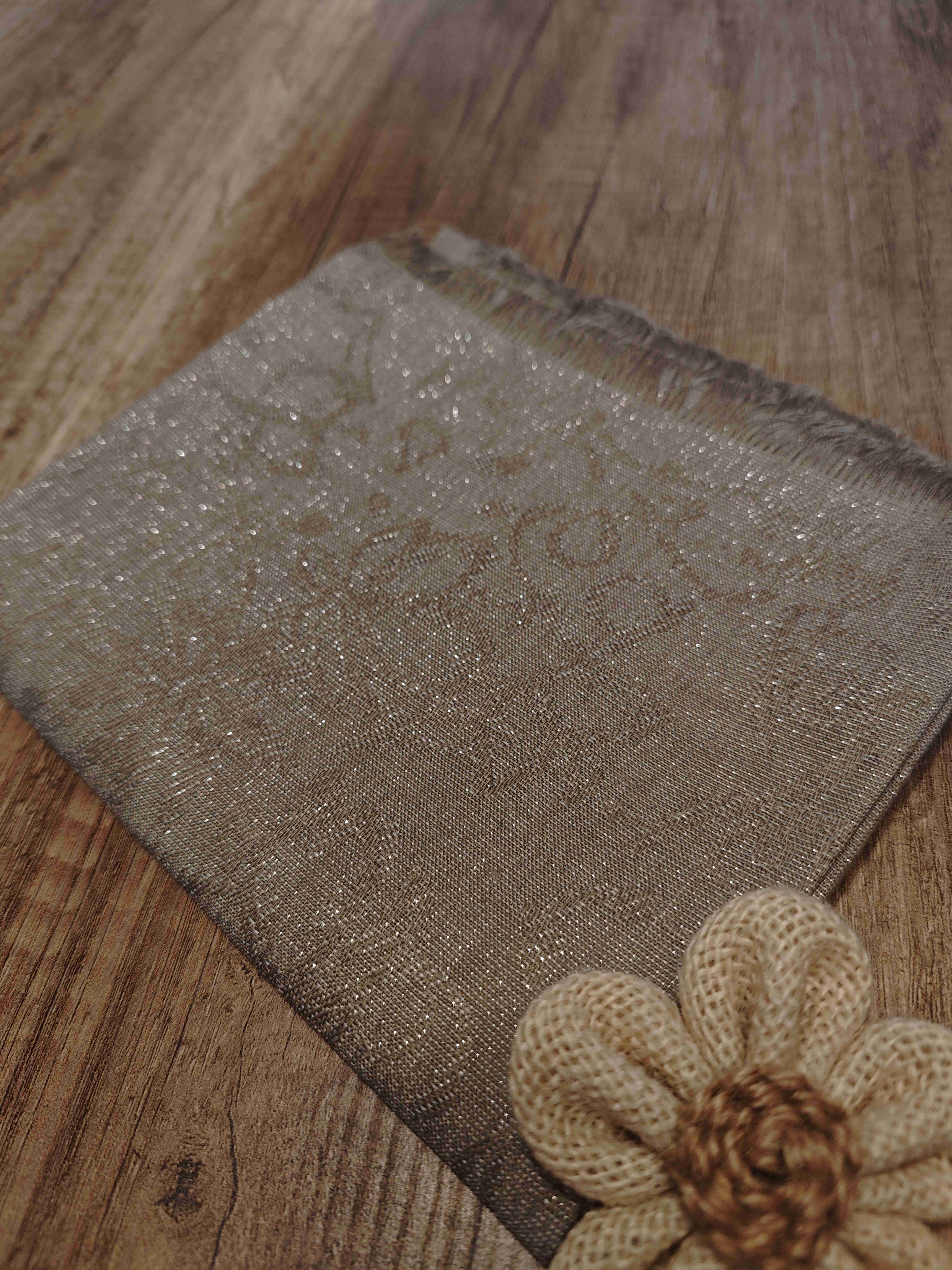 Lininė staltiesėlė 55x58 cm.