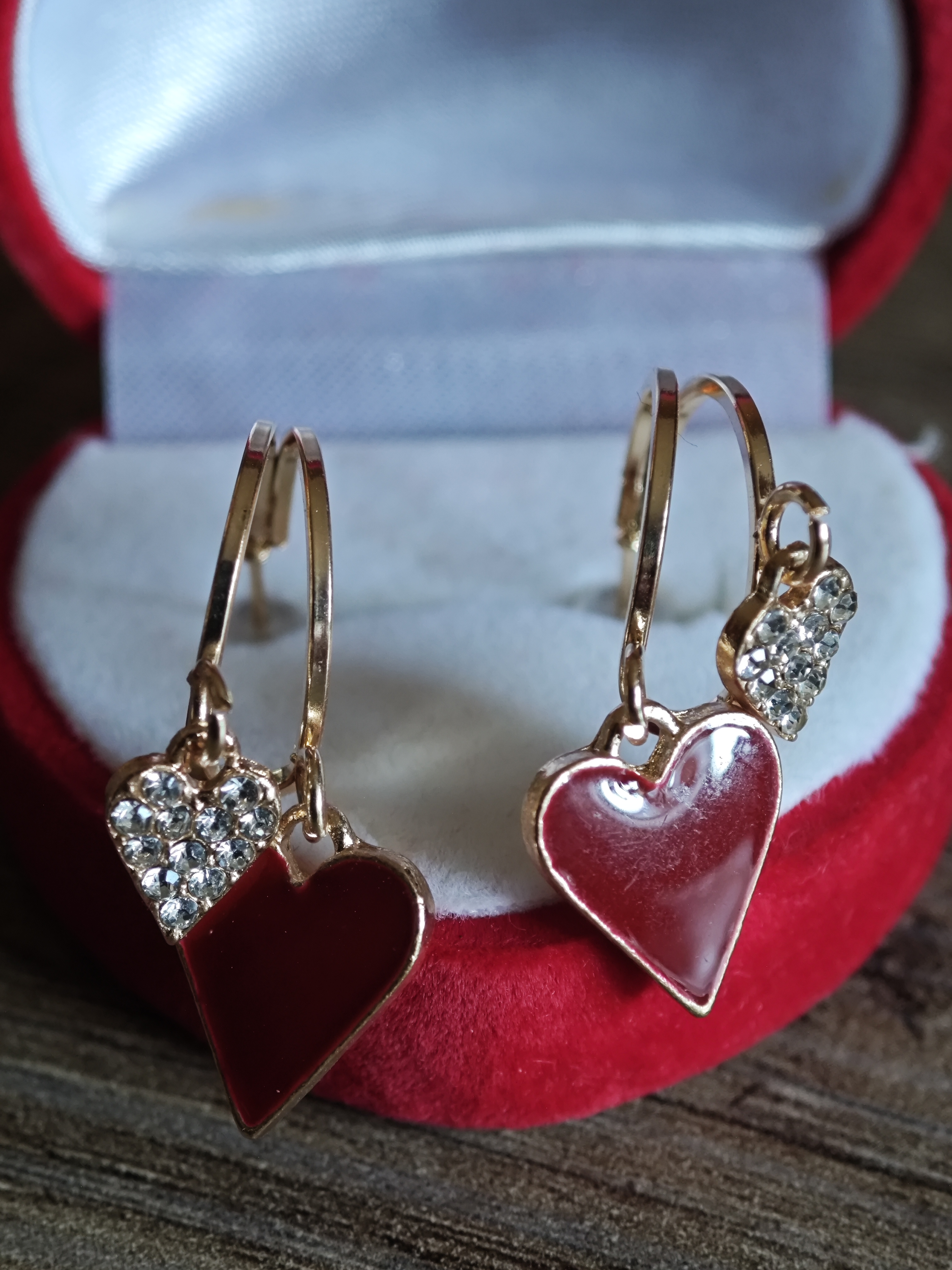 Širdies formos auskarai