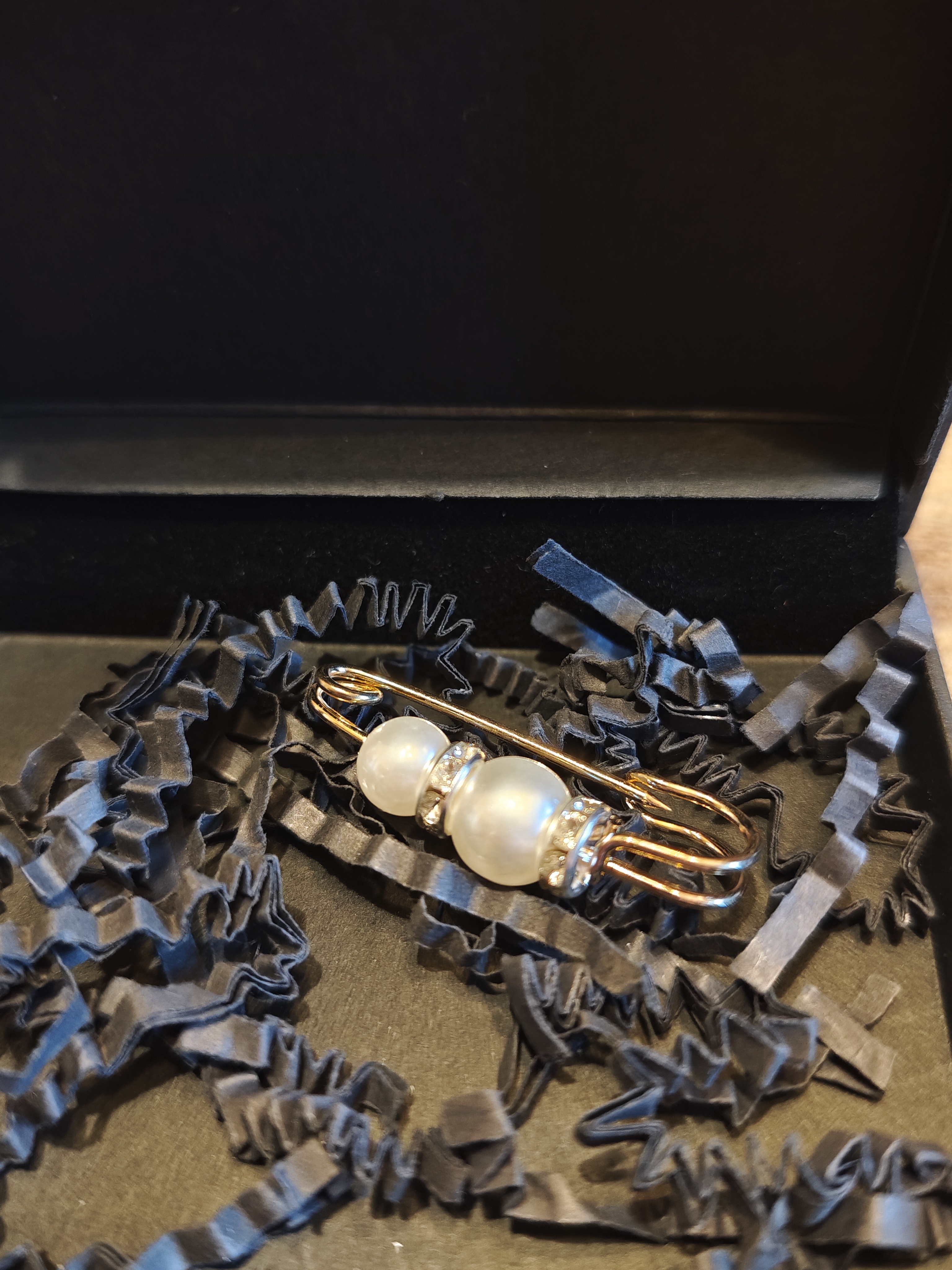 Dirbtinių perlų sagė