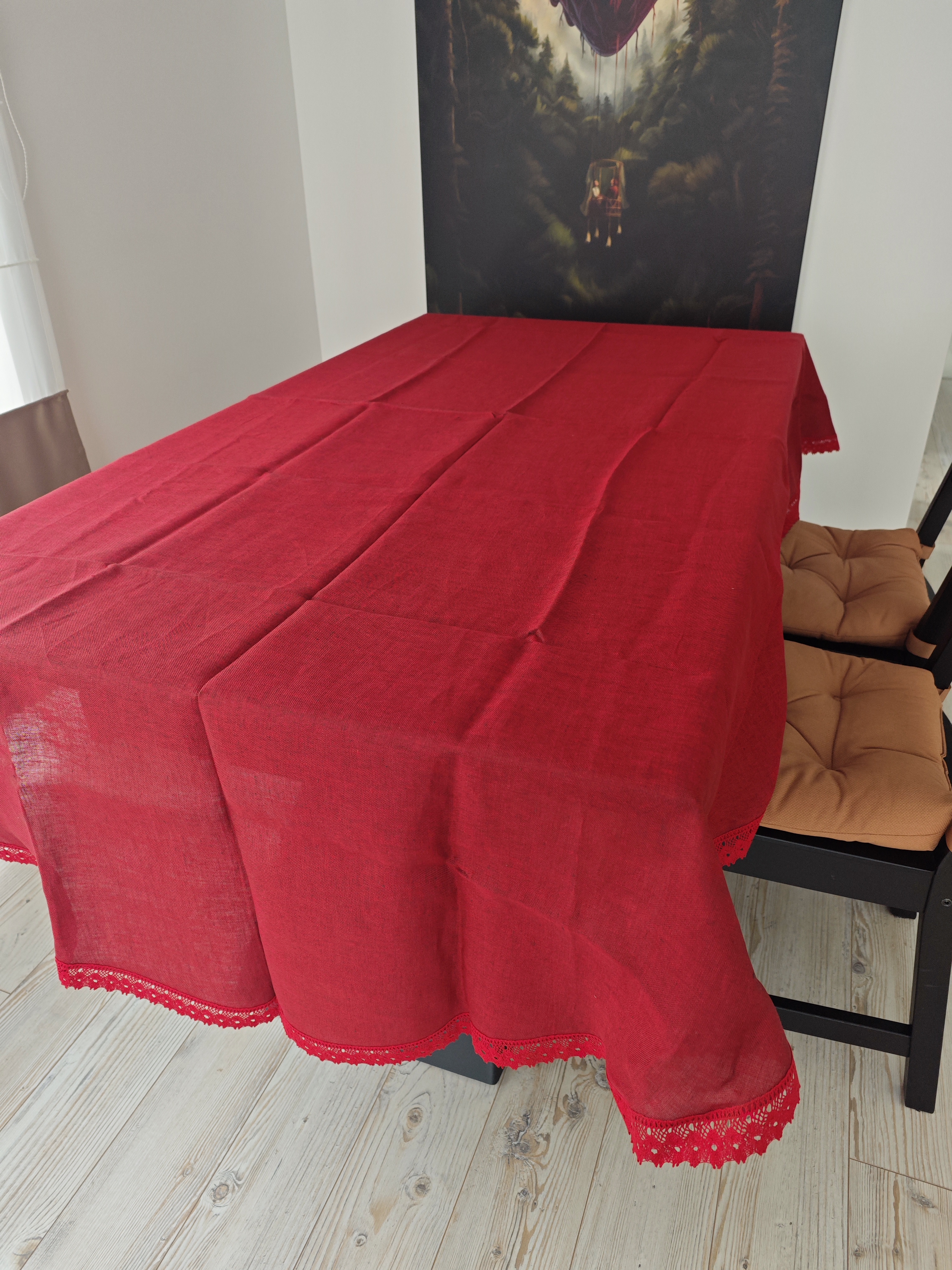 Raudonas staltiesė