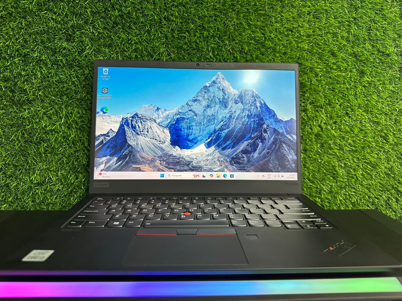 Lenovo ThinkPad X1 Carbon Gen 8 / 10Th Gen Intel (R) Core(TM) i5-10210U CPU @ 2.11GHz / 16GB RAM / 256GB PCle / Intel (R) UHD Graphics 120Mb / Black Matte / Ultra Slim
