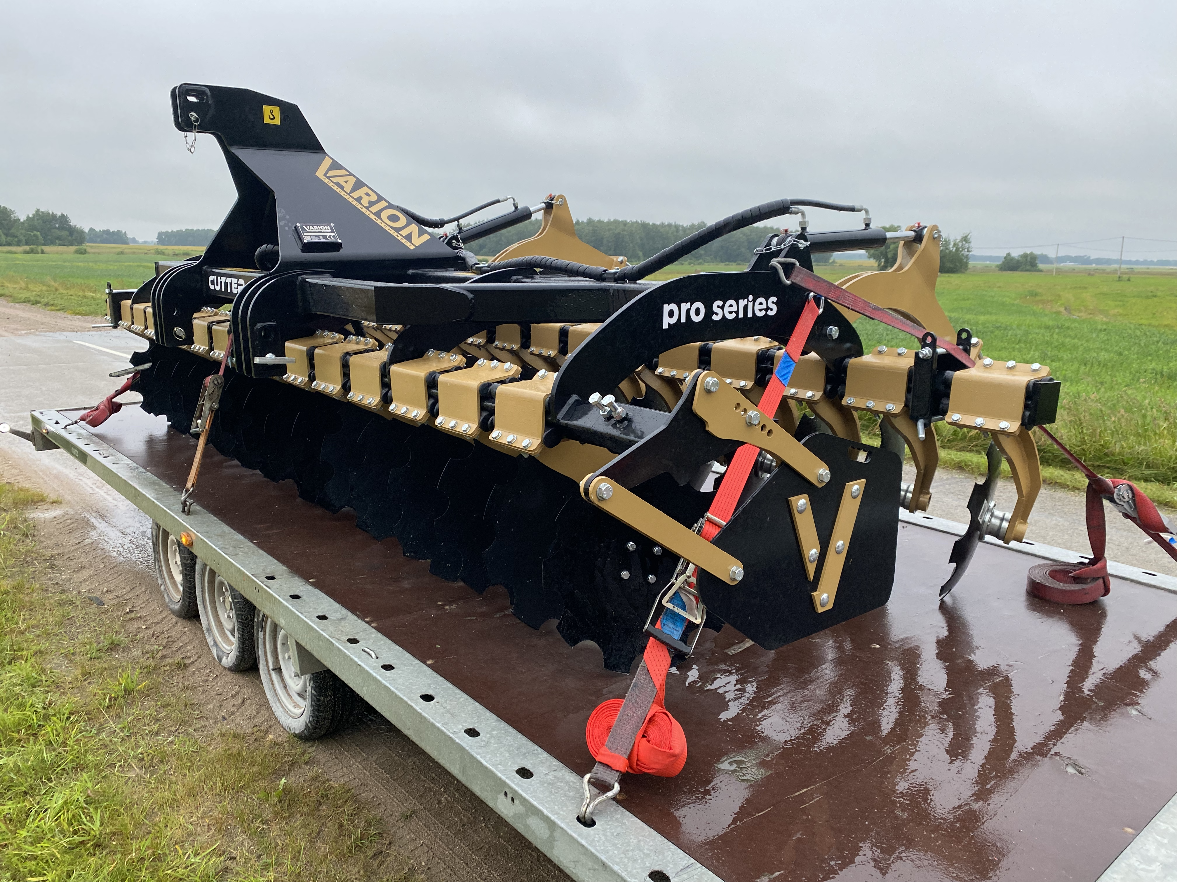 Varion Cutter VB pakabinamas diskinis skutikas 