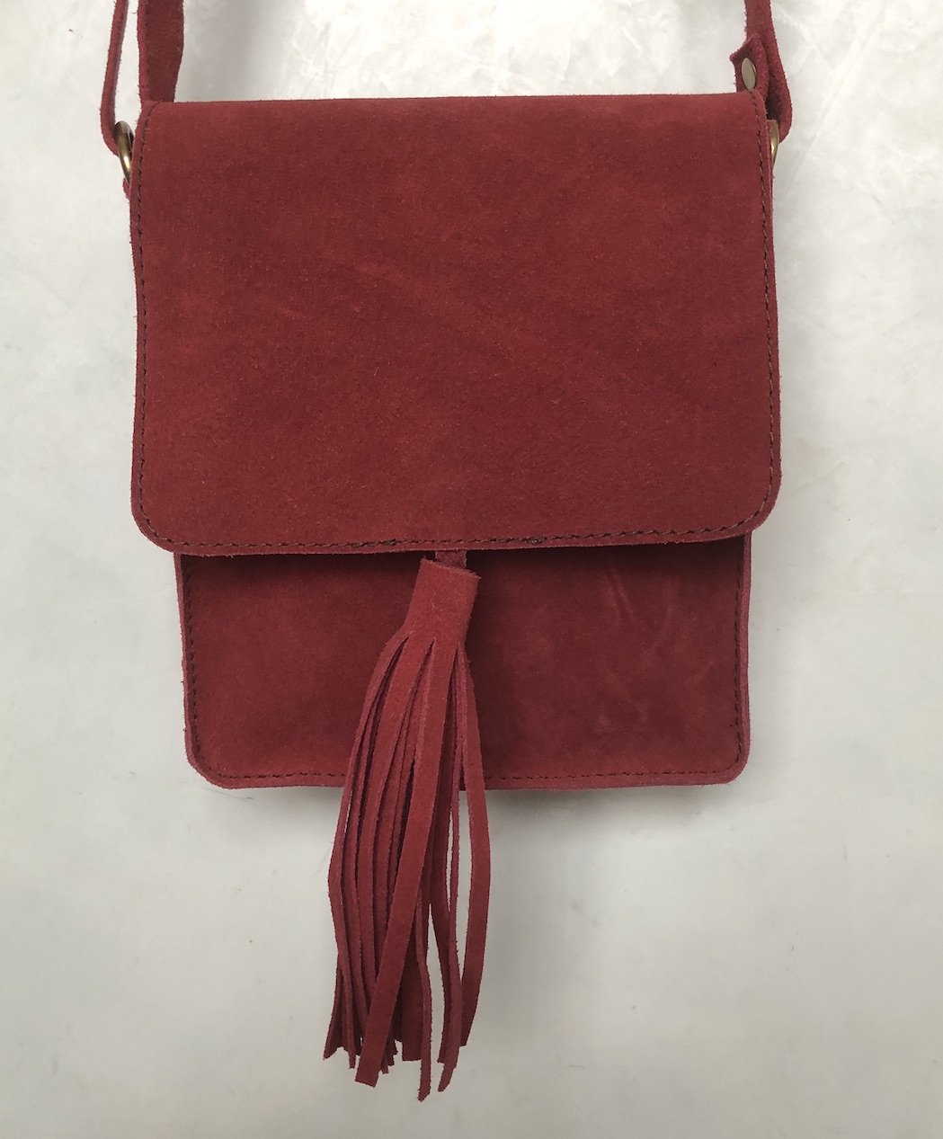 Sac bandoulière en cuir nubuck rouge carmin