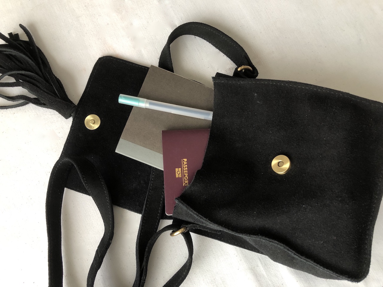 Sac bandoulière en cuir nubuck noir