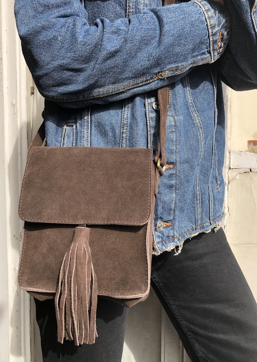 Sac bandoulière en cuir nubuck brun foncé