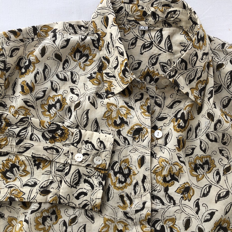 Chemisier en coton naturel imprimé blockprint fleurs jaunes et noires
