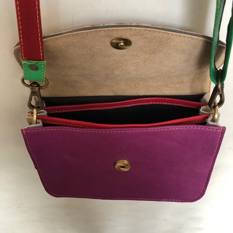 Sac à main réalisé avec des chutes de cuir