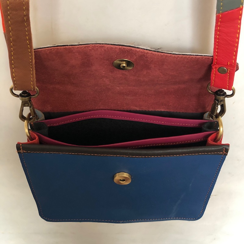 Sac à main réalisé avec des chutes de cuir