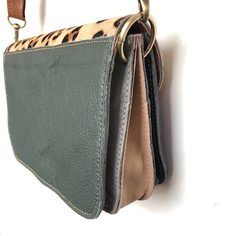 Sac à main réalisé avec des chutes de cuir