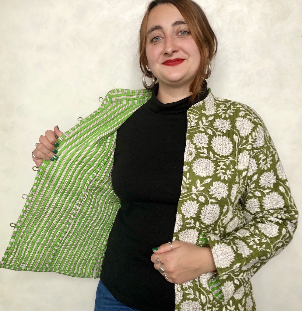 La veste indienne surpiquée / imprimé vert olive et blanc