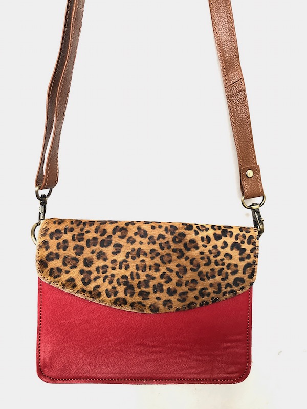 Sac à main réalisé avec des chutes de cuir