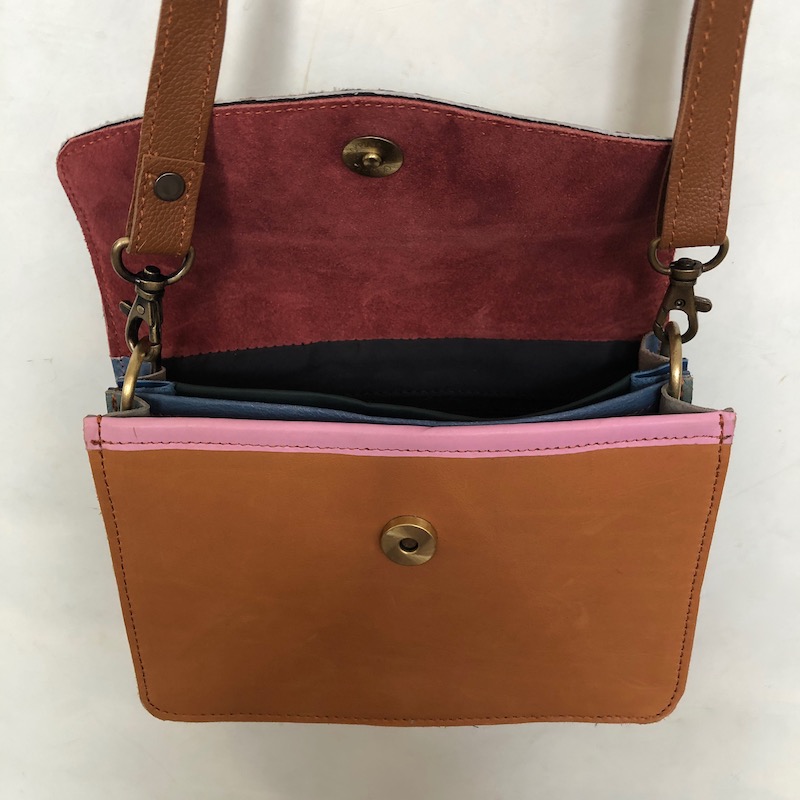 Sac à main réalisé avec des chutes de cuir