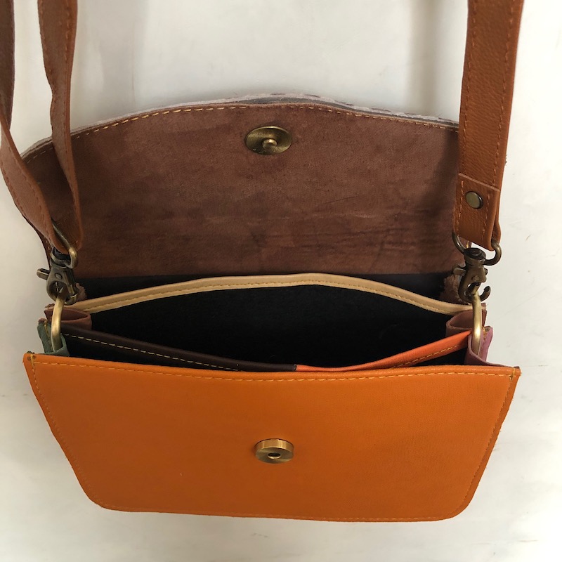 Sac à main réalisé avec des chutes de cuir