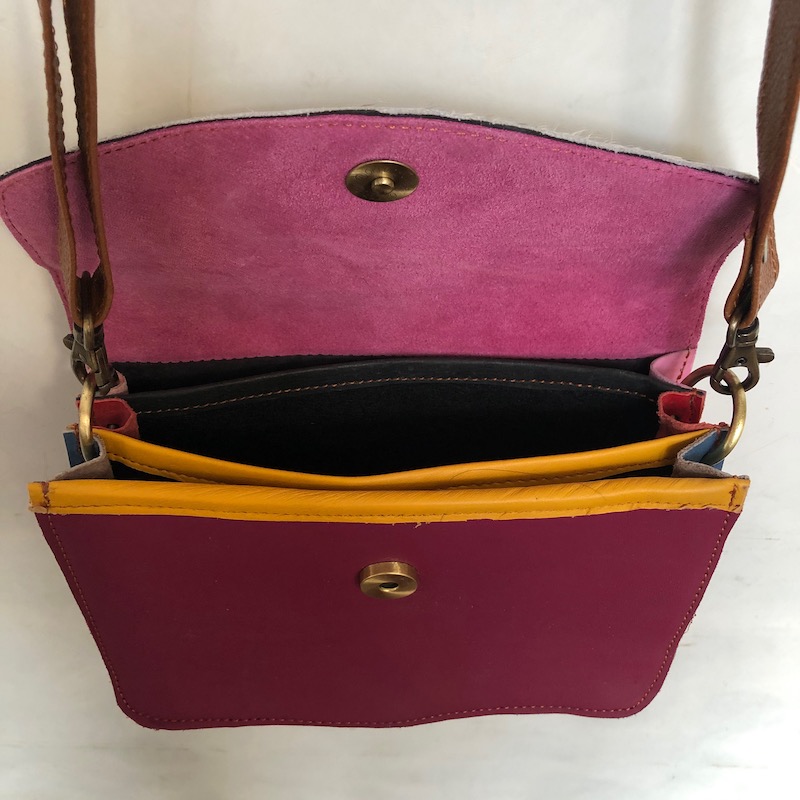 Sac à main réalisé avec des chutes de cuir