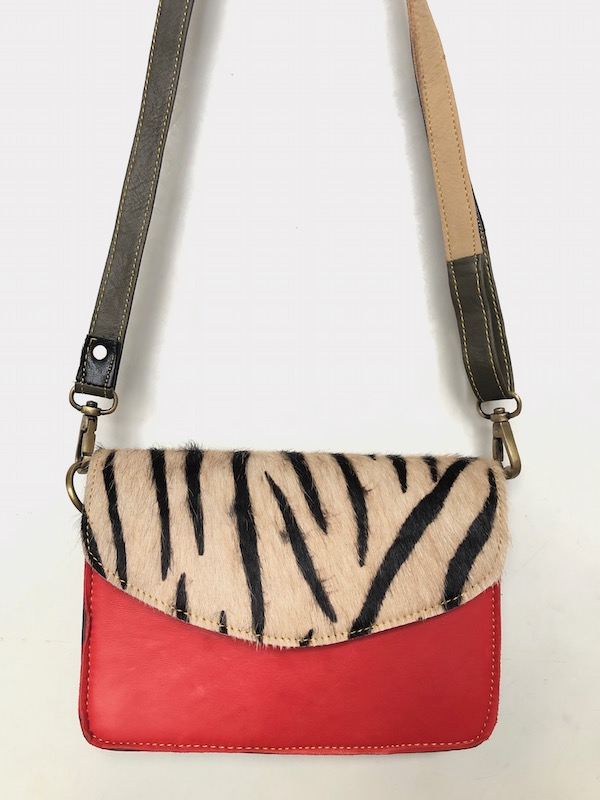 Sac à main réalisé avec des chutes de cuir