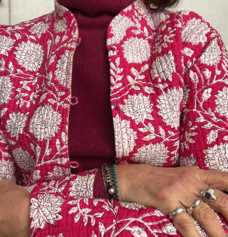 La veste indienne surpiquée / imprimé rose et blanc