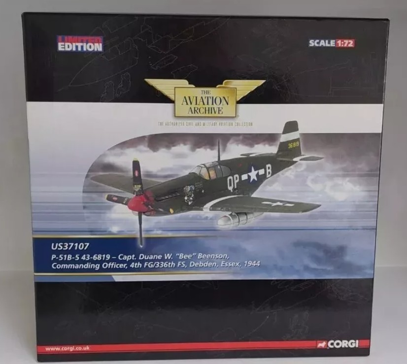 Corgi US37107 P51B-5 43-6819 - Capt. Duane W. "Bee" Beenson, Commanding Officer,  4th FG/336th FS, Debden, Essex, 1944
