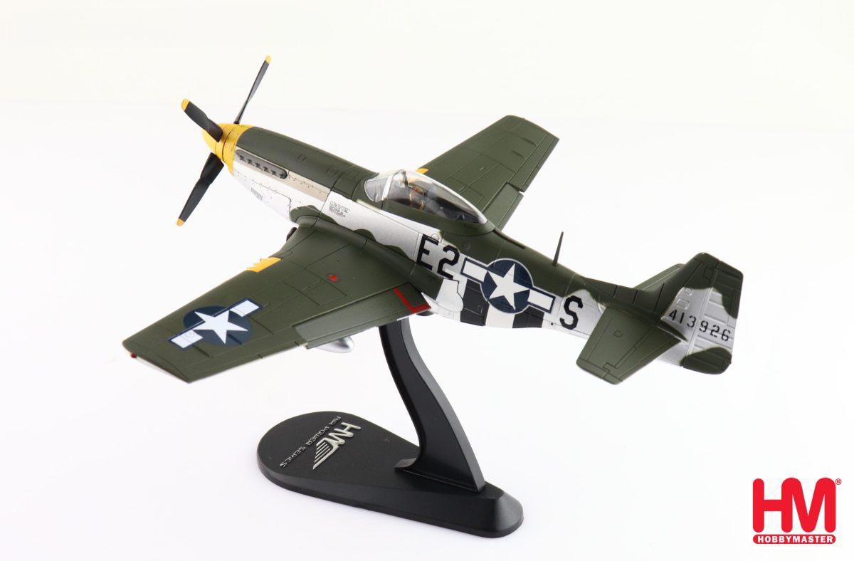 HobbyMaster HA7753 P-51D Mustang 413926, 375th FS, 8th AF, July 1944 - 1/48 Scale - RRP £89.99