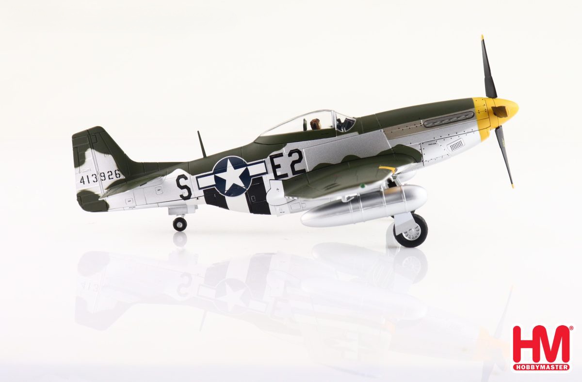 HobbyMaster HA7753 P-51D Mustang 413926, 375th FS, 8th AF, July 1944 - 1/48 Scale - RRP £89.99