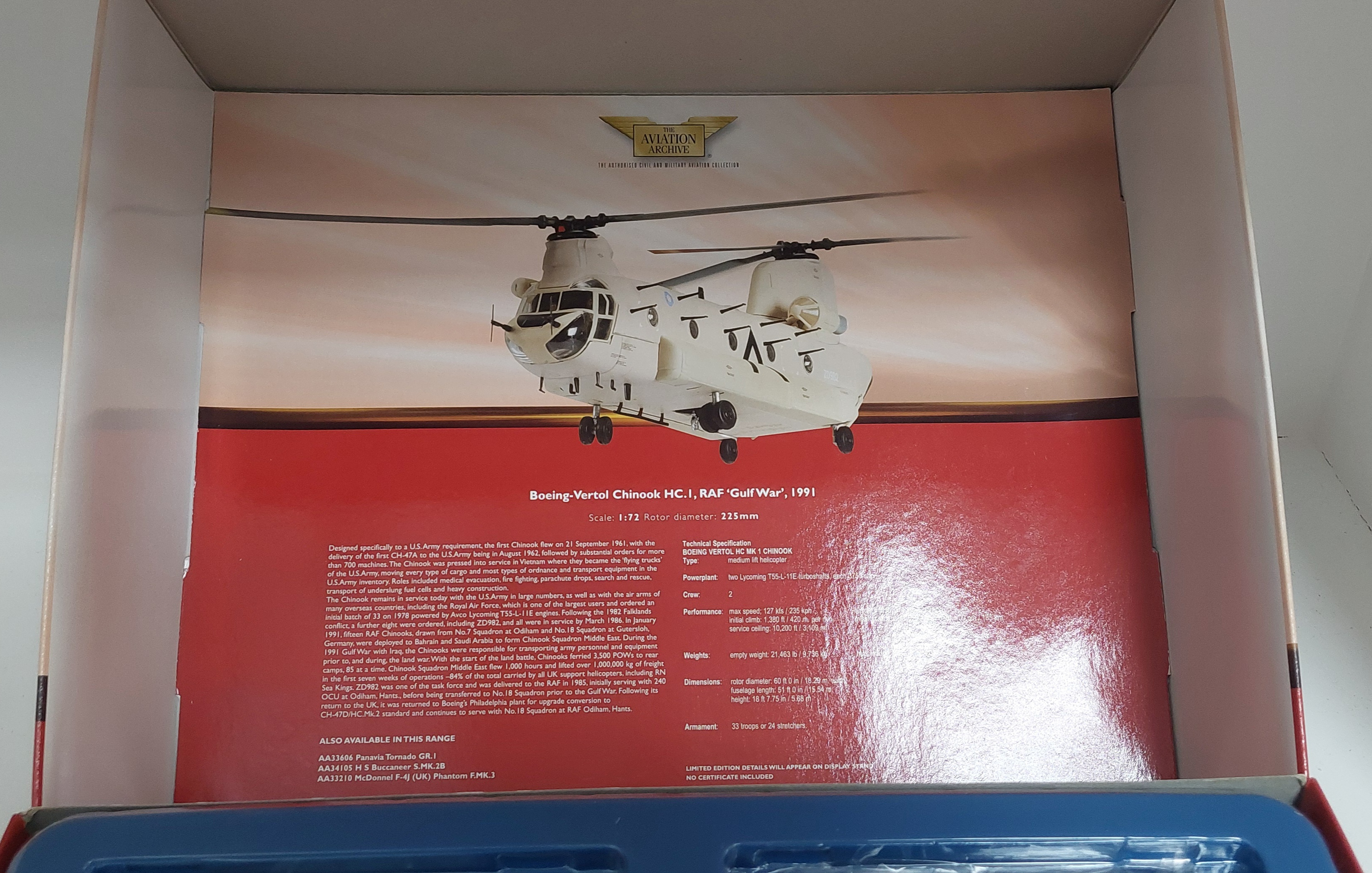 Corgi Aviation Archive AA34204 Boeing-Vertol Chinook HC.I, RAF 'Gulf War', 1991