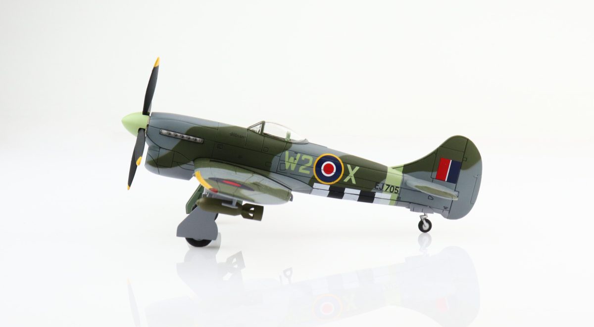 Skymax SM4008 Hawker Tempest Mk.V EJ705/ W2-X, No.80 Squadron RAF, 2nd TAF, Autumn 1944 (RRP £67.99)