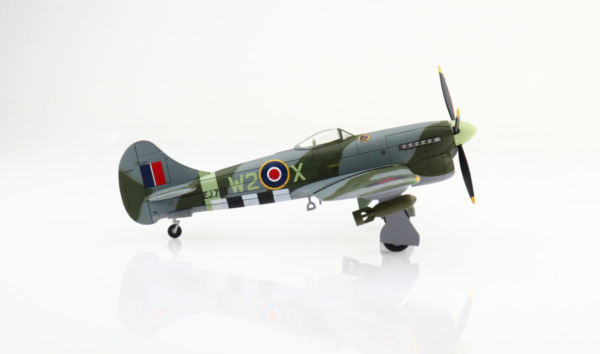 Skymax SM4008 Hawker Tempest Mk.V EJ705/ W2-X, No.80 Squadron RAF, 2nd TAF, Autumn 1944 (RRP £67.99)
