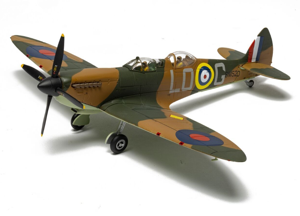 Corgi AA29203 Supermarine Spitfire T9 - SM520 - Spitfires.com - Goodwood Aerodrome - (RRP £59.99)