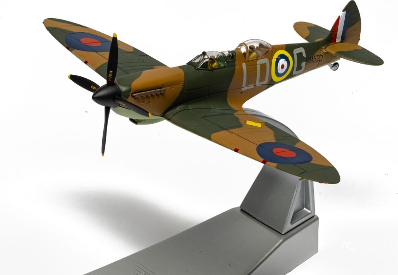 Corgi AA29203 Supermarine Spitfire T9 - SM520 - Spitfires.com - Goodwood Aerodrome - (RRP £59.99)
