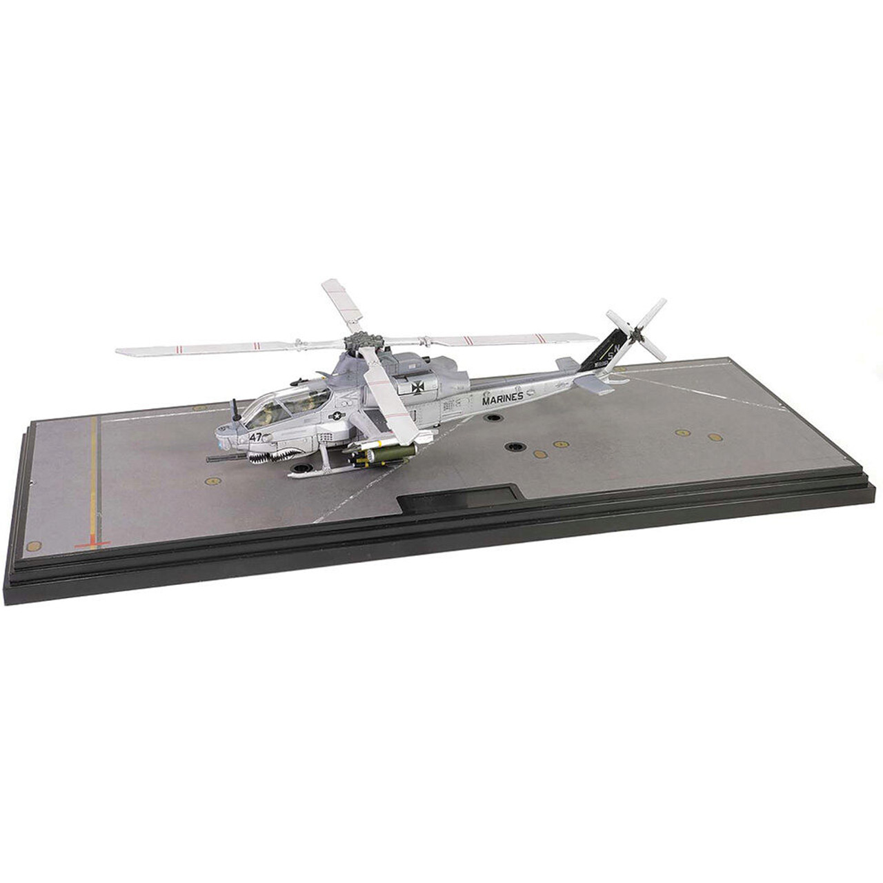 Forces of Valor FOV821007A - Bell AH-1Z “Viper”, USMC Attack Helicopter, Leg. "3rd Marine Aircraft Wing"  Mag-39, HMLA-469 - "Vengeance"