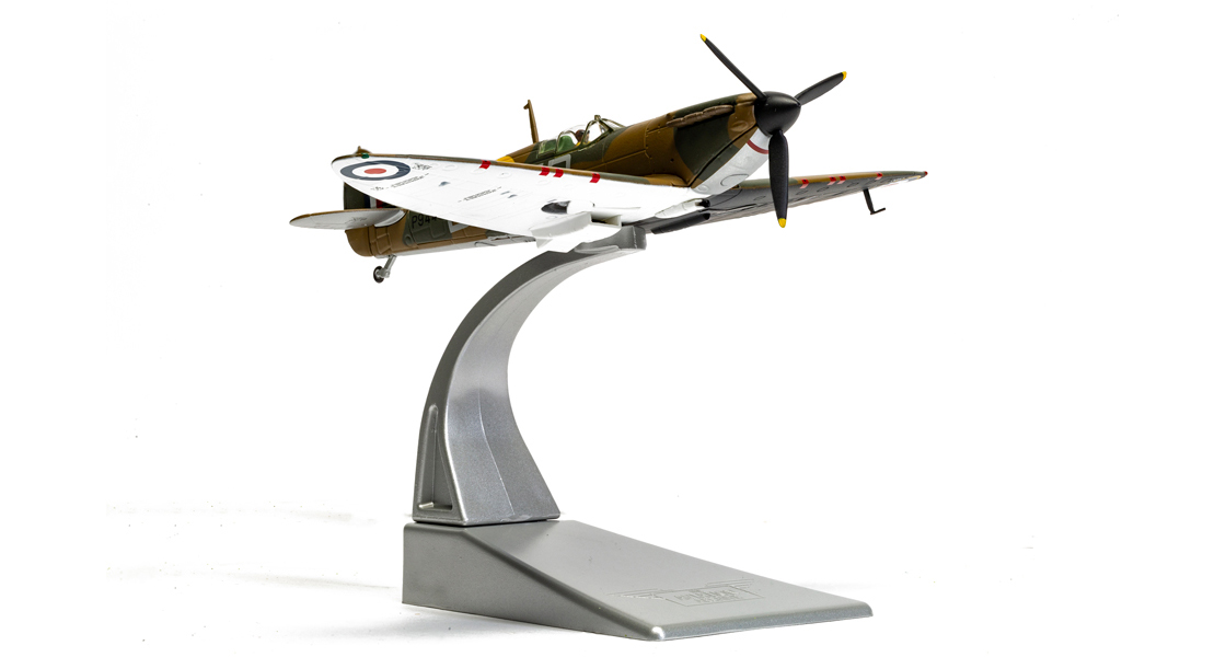 AA39216 Supermarine Spitfire MkI - RAF No.222 Sqn - Flt Lt Douglas Bader (Battle of Britain 85)