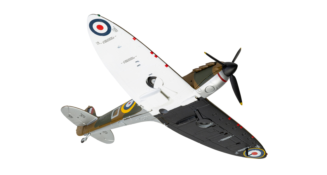 AA39216 Supermarine Spitfire MkI - RAF No.222 Sqn - Flt Lt Douglas Bader (Battle of Britain 85)