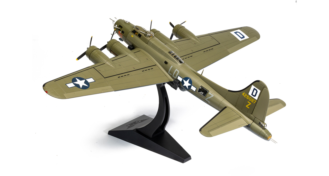 Corgi AA33322 B-17F Flying Fortress 'Royal Flush' - 8th Air Force - Lt Robert "Rosie" Rosenthal aircraft - (RRP £189.99)