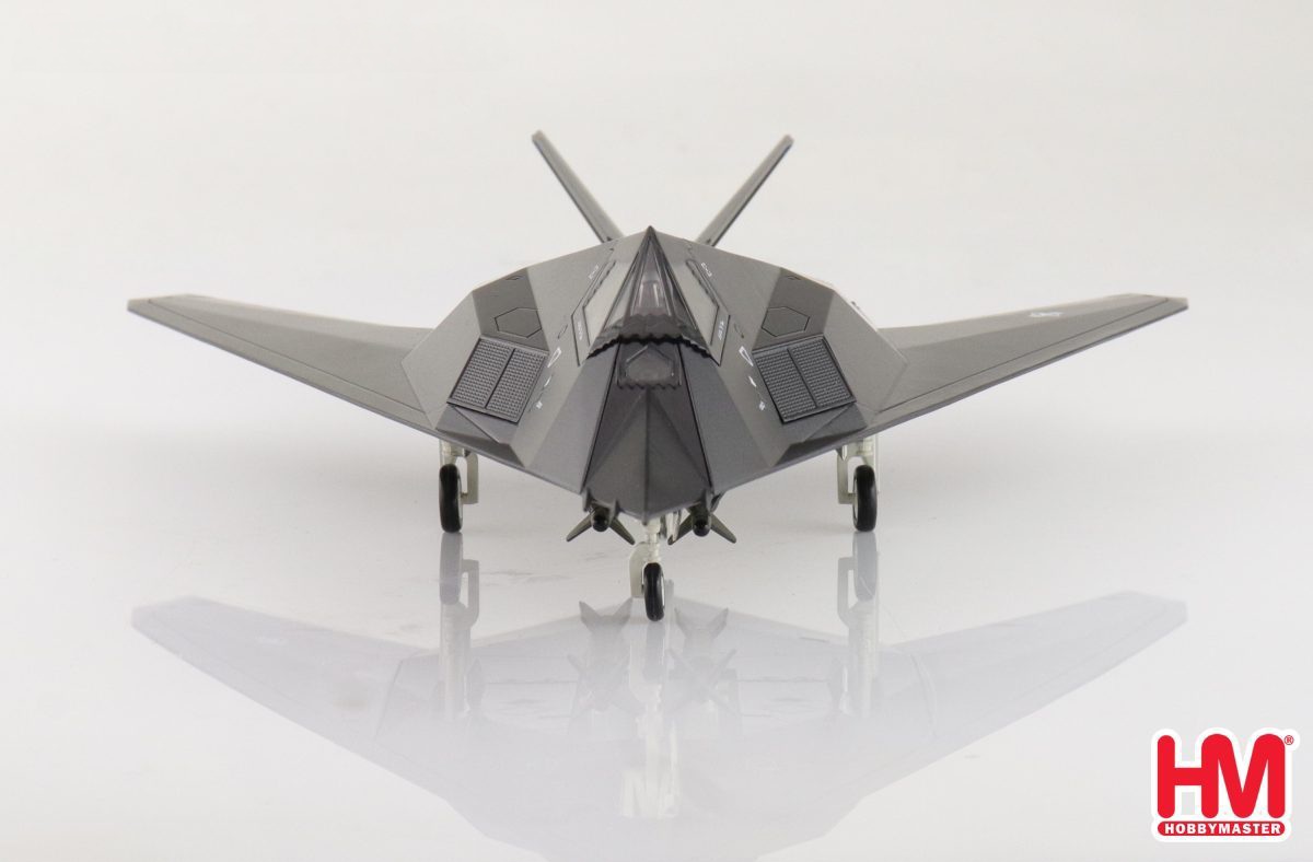 Hobby Master HA5813 F-117A Nighthawk 84-0809, USAF, 2022 (w/extra 2 x B57 & B61 bombs) 