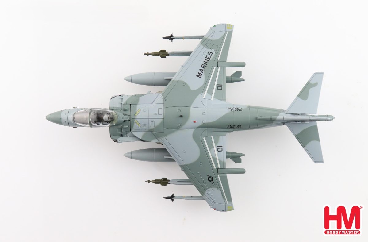 Hobby Master HA2625 AV-8B Harrier II 163517, VMA-311, King Abdul Aziz Base, August 1990