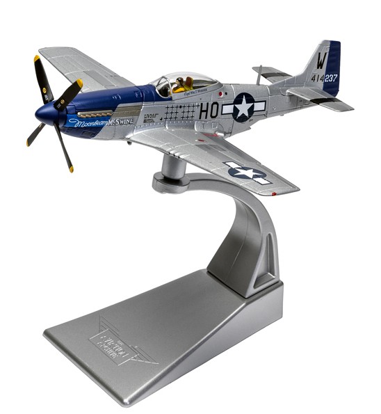AA27709 P-51D Mustang ‚'Moonbeam McSWINE'  (RRP £59.99)