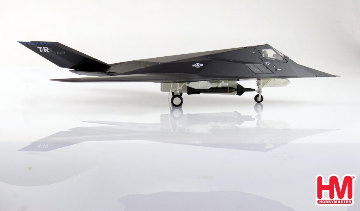 Hobby Master HA5813 F-117A Nighthawk 84-0809, USAF, 2022 (w/extra 2 x B57 & B61 bombs) 