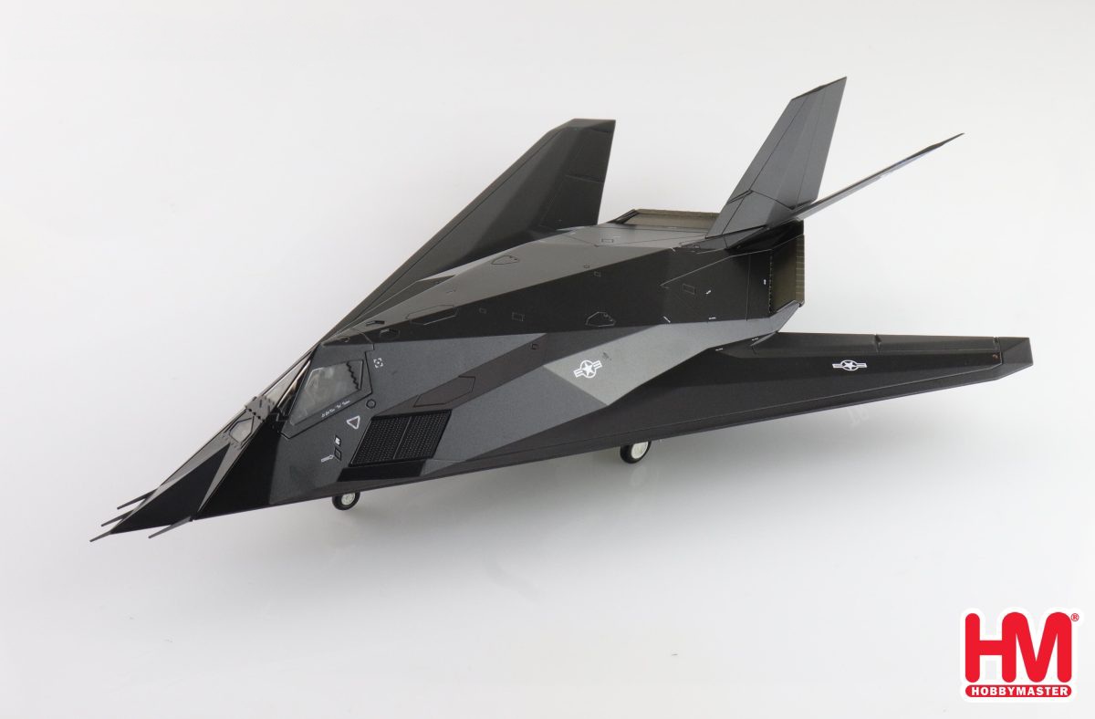 Hobby Master HA5813 F-117A Nighthawk 84-0809, USAF, 2022 (w/extra 2 x B57 & B61 bombs) 