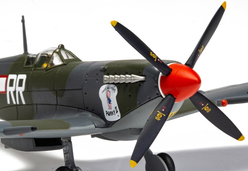 Corgi AA29104 Supermarine Spitfire Mk.IXc, (MH656) WZ-RR 'Porky II', Lt. Robert Connor, 309th Fighter Squadron, 31st Fighter Group, USAAF, Mediterranean Theatre, 1943