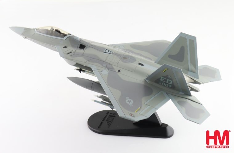 HA2827 Hobby Master Lockheed F-22A Raptor USAF 412th TW, 411th FLTS, #91-4007 Raptor 07, Edwards AFB, CA (RRP £112.99)