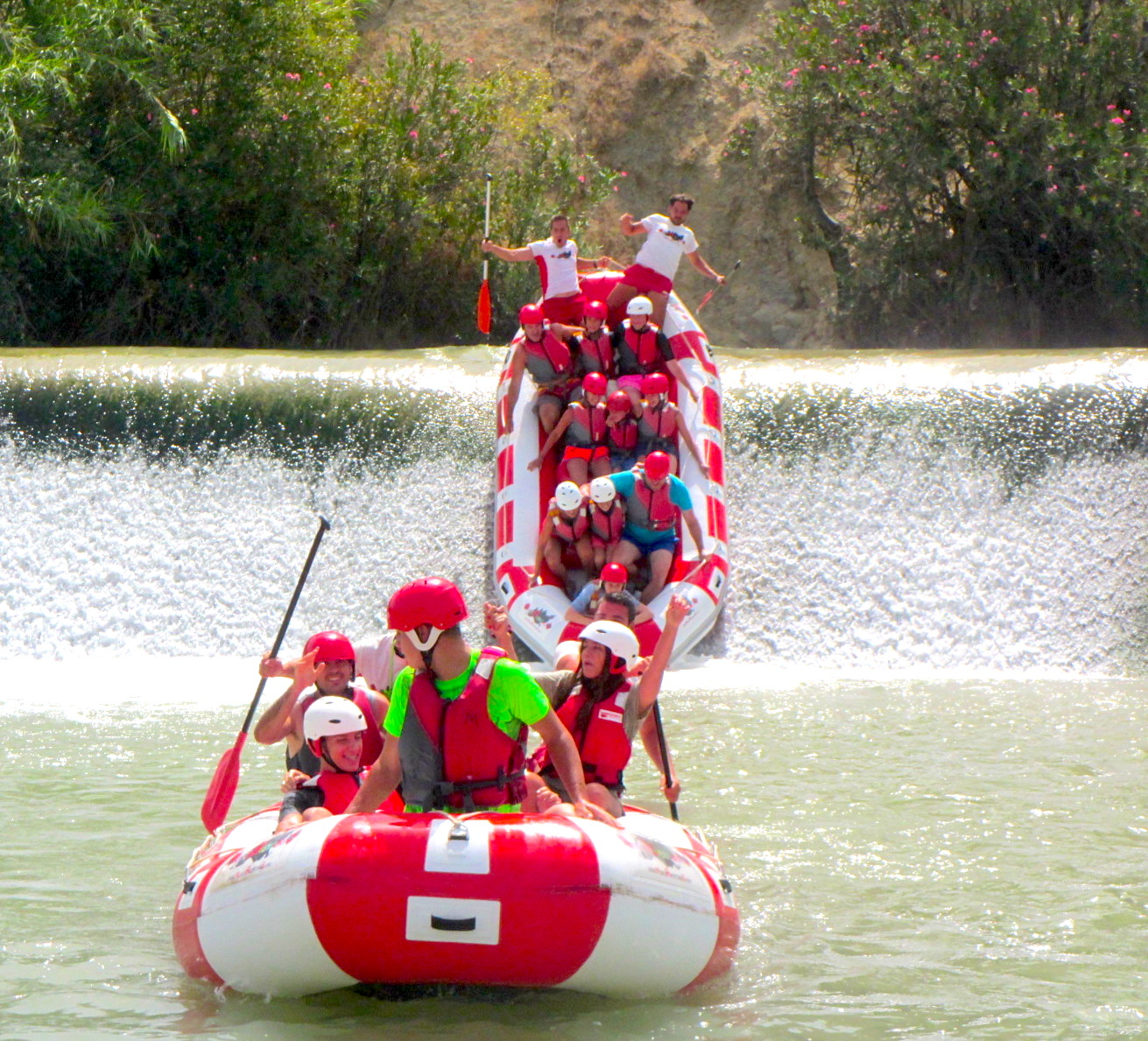 Descenso en rafting con Murciaventuras