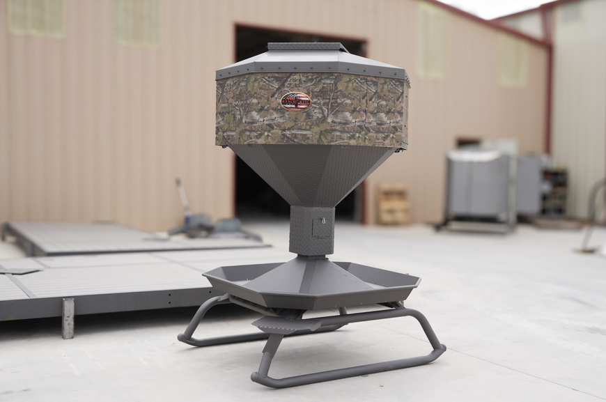 Ranch King Mighty Midget Timed Protein Feeder w/Remote