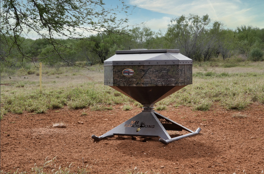 Ranch King Mighty Midget Corn Feeder w/Remote