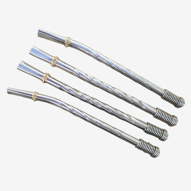 Bombillas pulidas con dijes