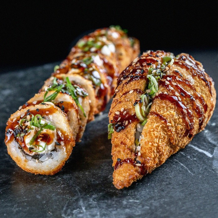 Sushi temaki hot roll combo