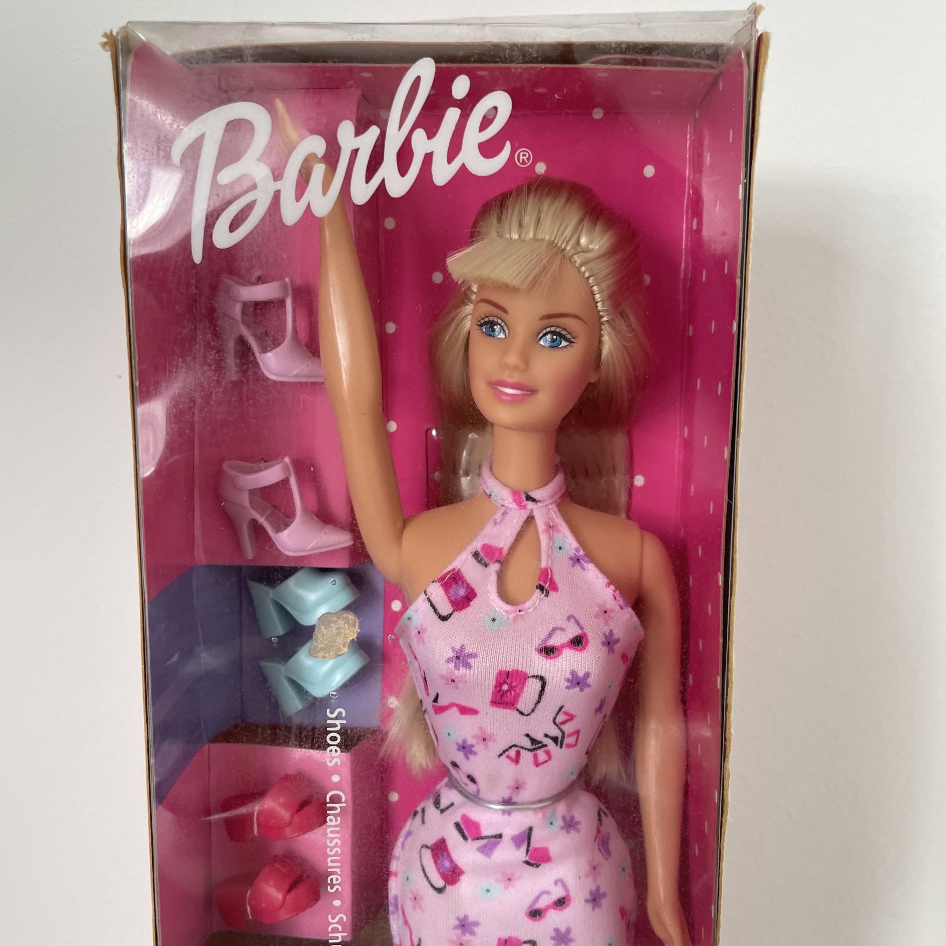 Barbie Doll - Shoes Galore Mattel 2001 Fashion Avenue
