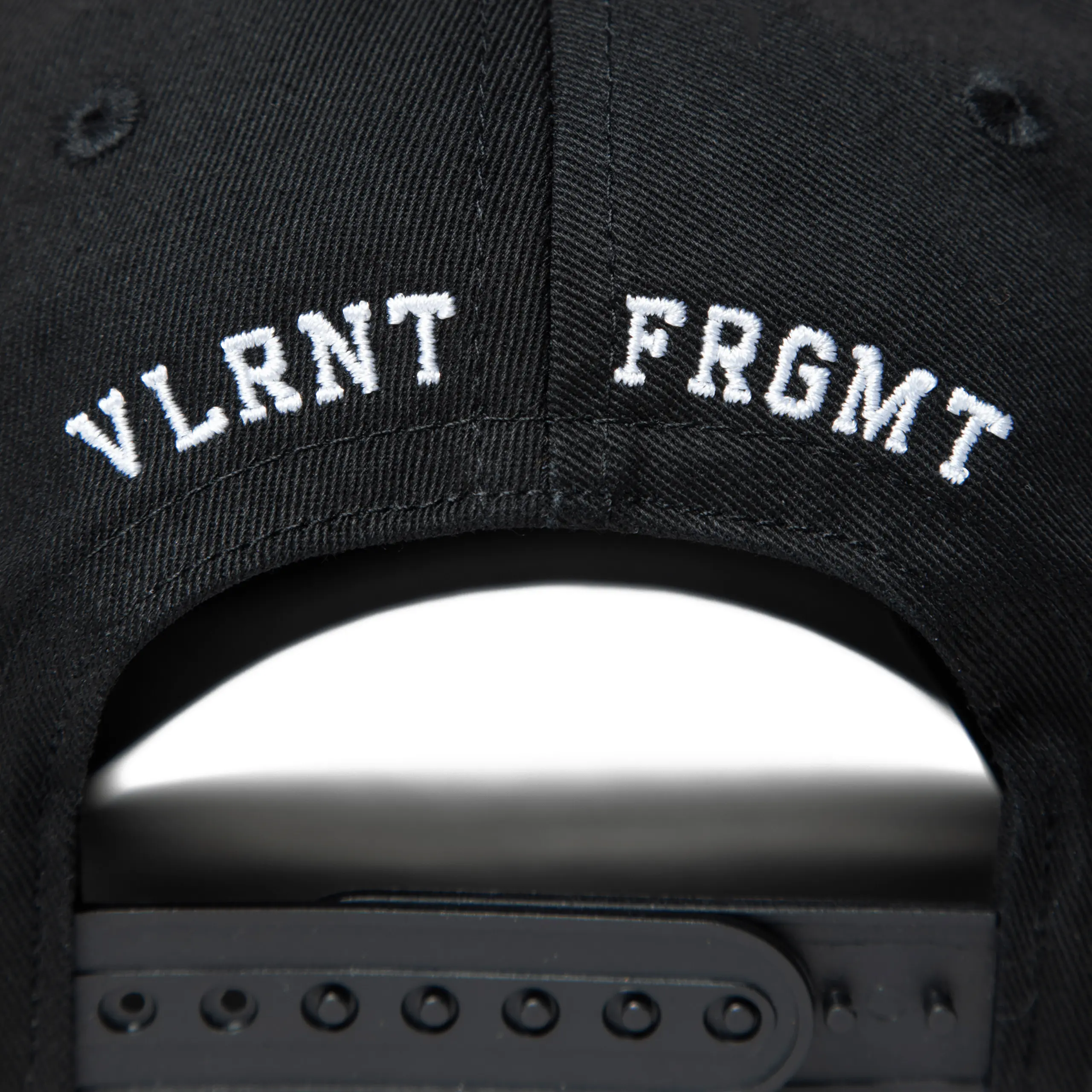 Gorra VLRNT // FRGMT Champions 2025 RiotGames VALORANT ⚡