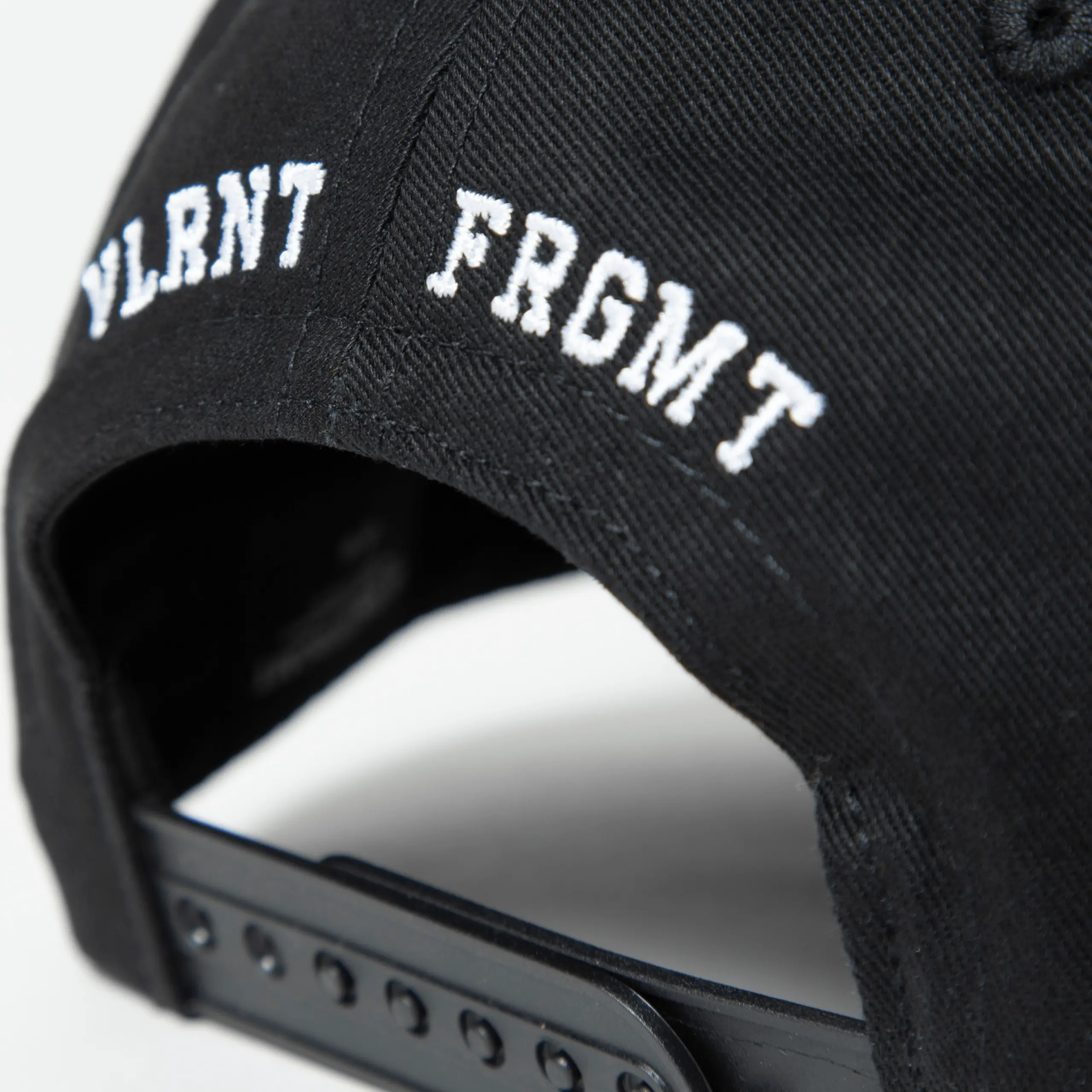 Gorra VLRNT // FRGMT Champions 2025 RiotGames VALORANT ⚡